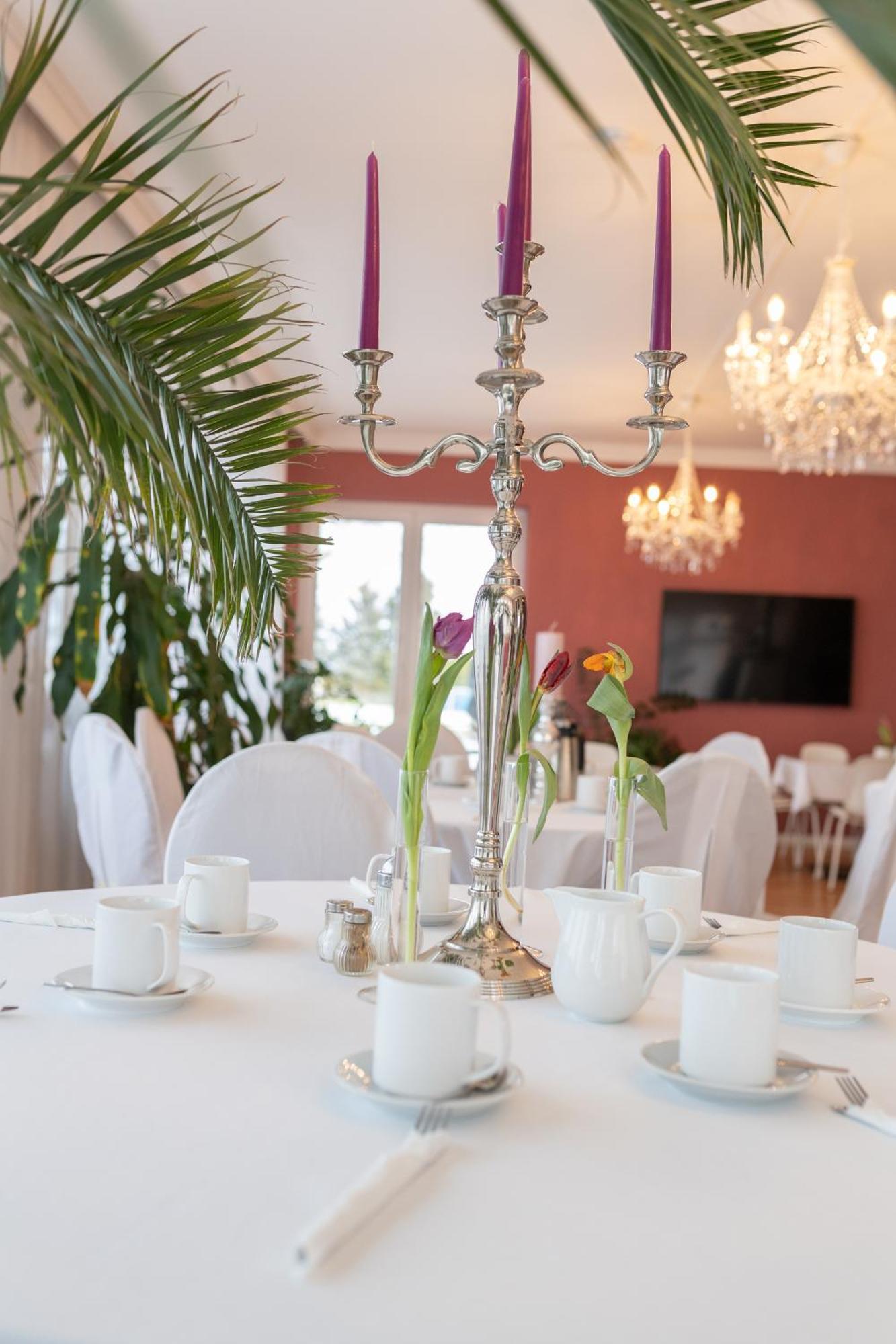 Hotel Maria Gramatneusiedl Buitenkant foto