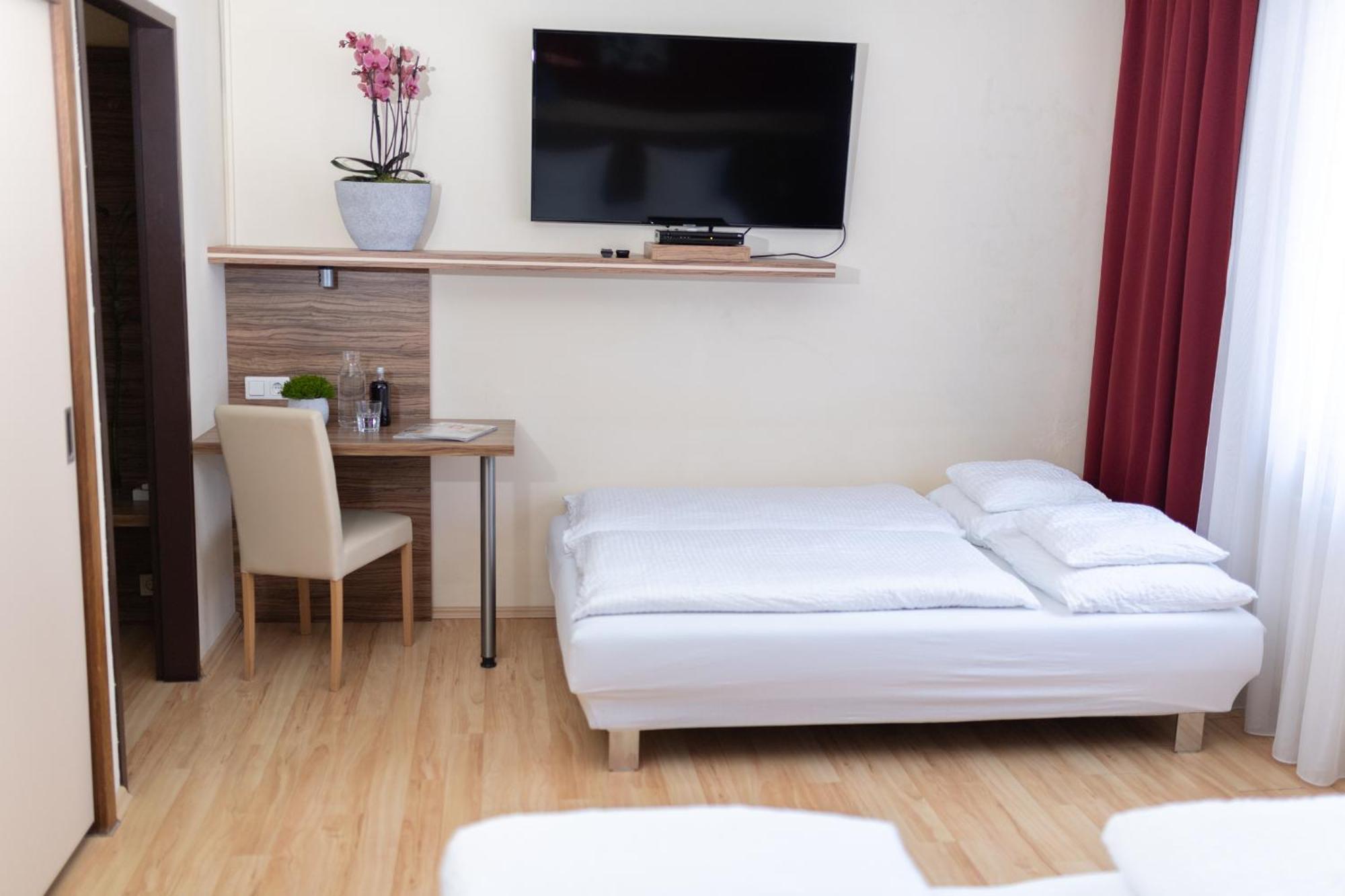 Hotel Maria Gramatneusiedl Kamer foto