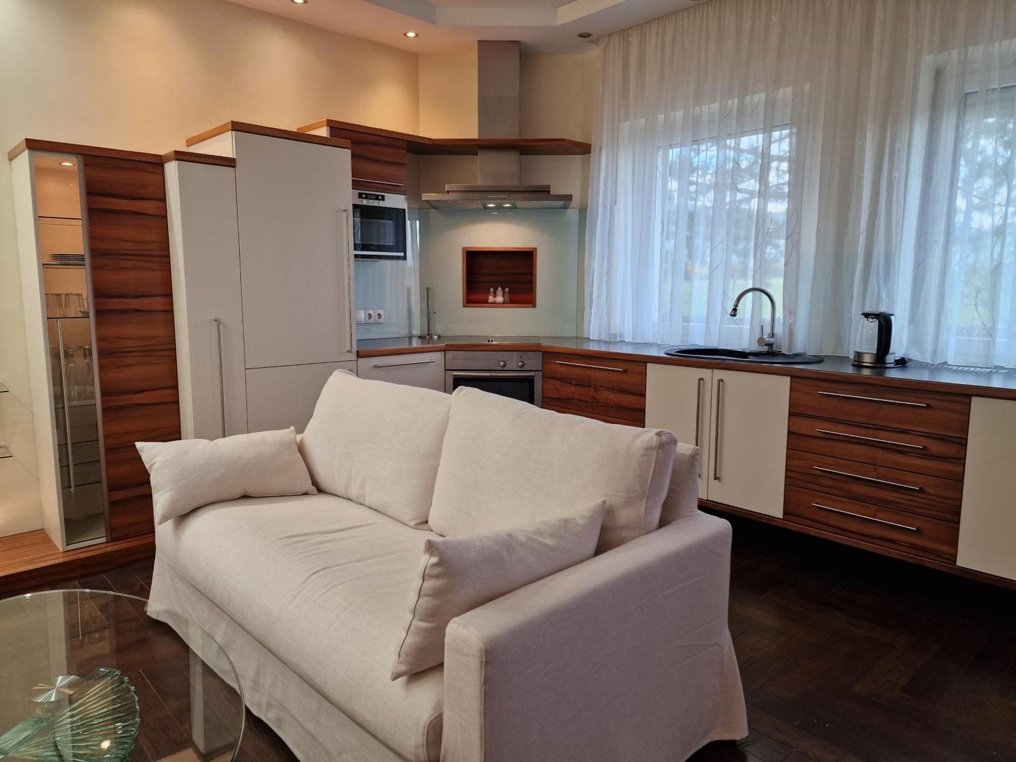 Hotel Maria Gramatneusiedl Buitenkant foto