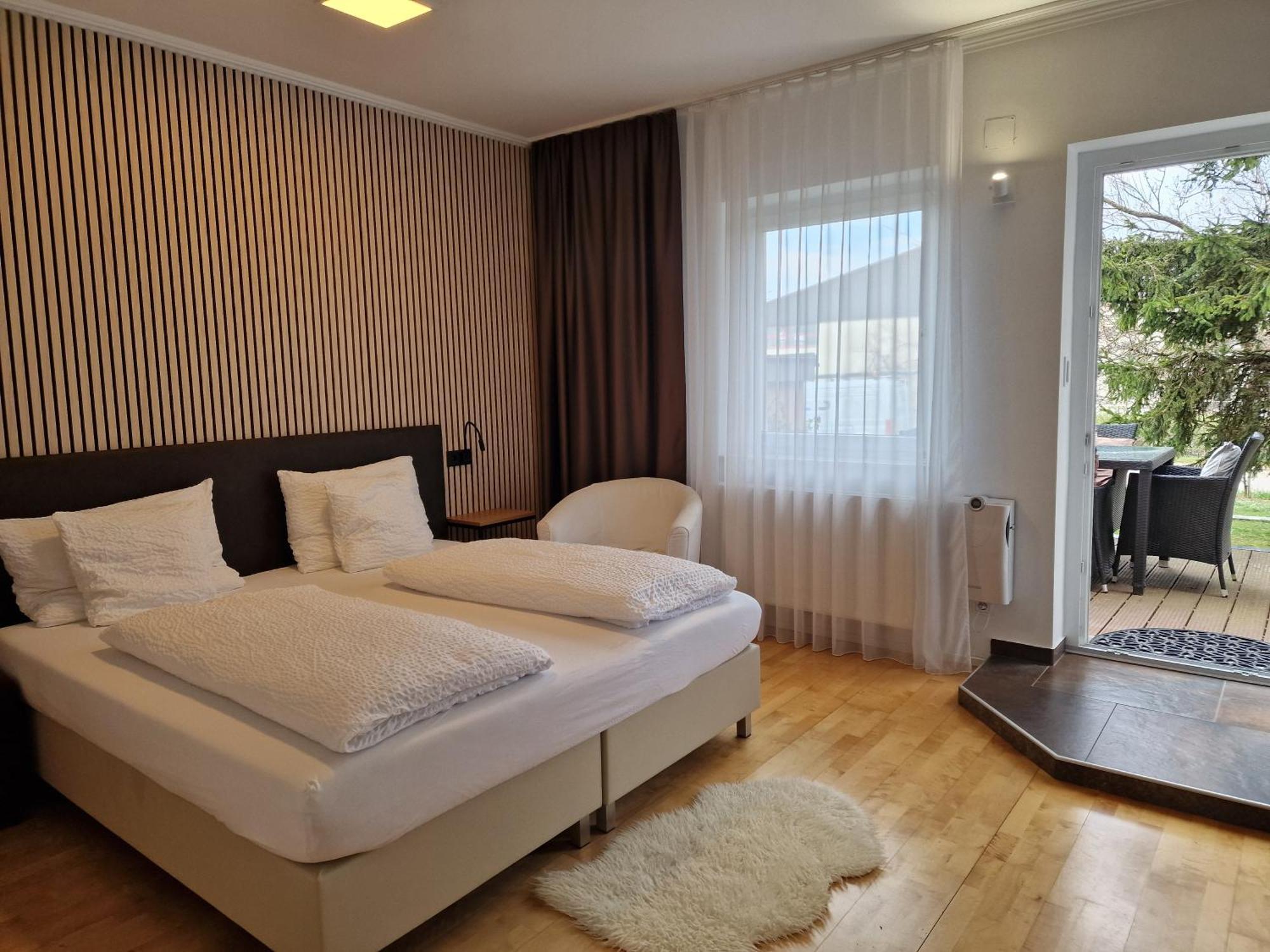 Hotel Maria Gramatneusiedl Buitenkant foto