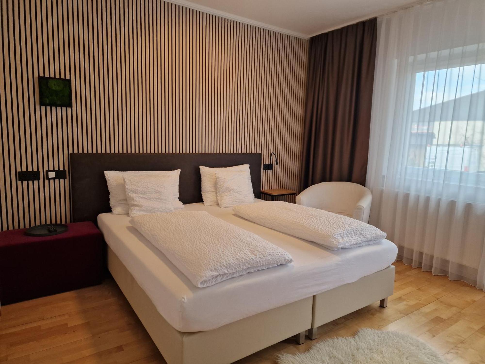 Hotel Maria Gramatneusiedl Buitenkant foto